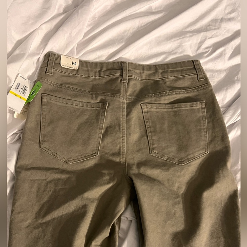 never worn - Picture 2 of 3